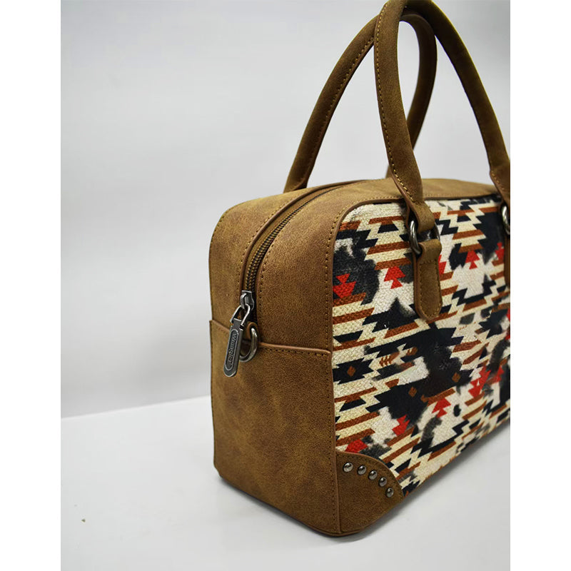 Stylish and versatile bowling bag